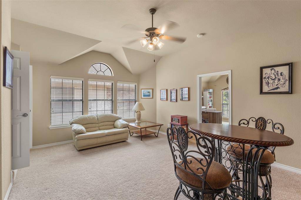 7256 Rueda Grand Prairie, TX 75054 - Photo 23 of 40 Gallery Image 23