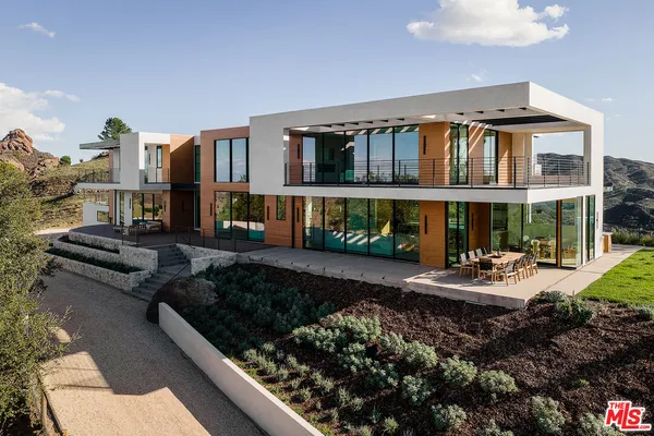 $13,600,000 | 32180 Mulholland Highway, Malibu, CA 90265