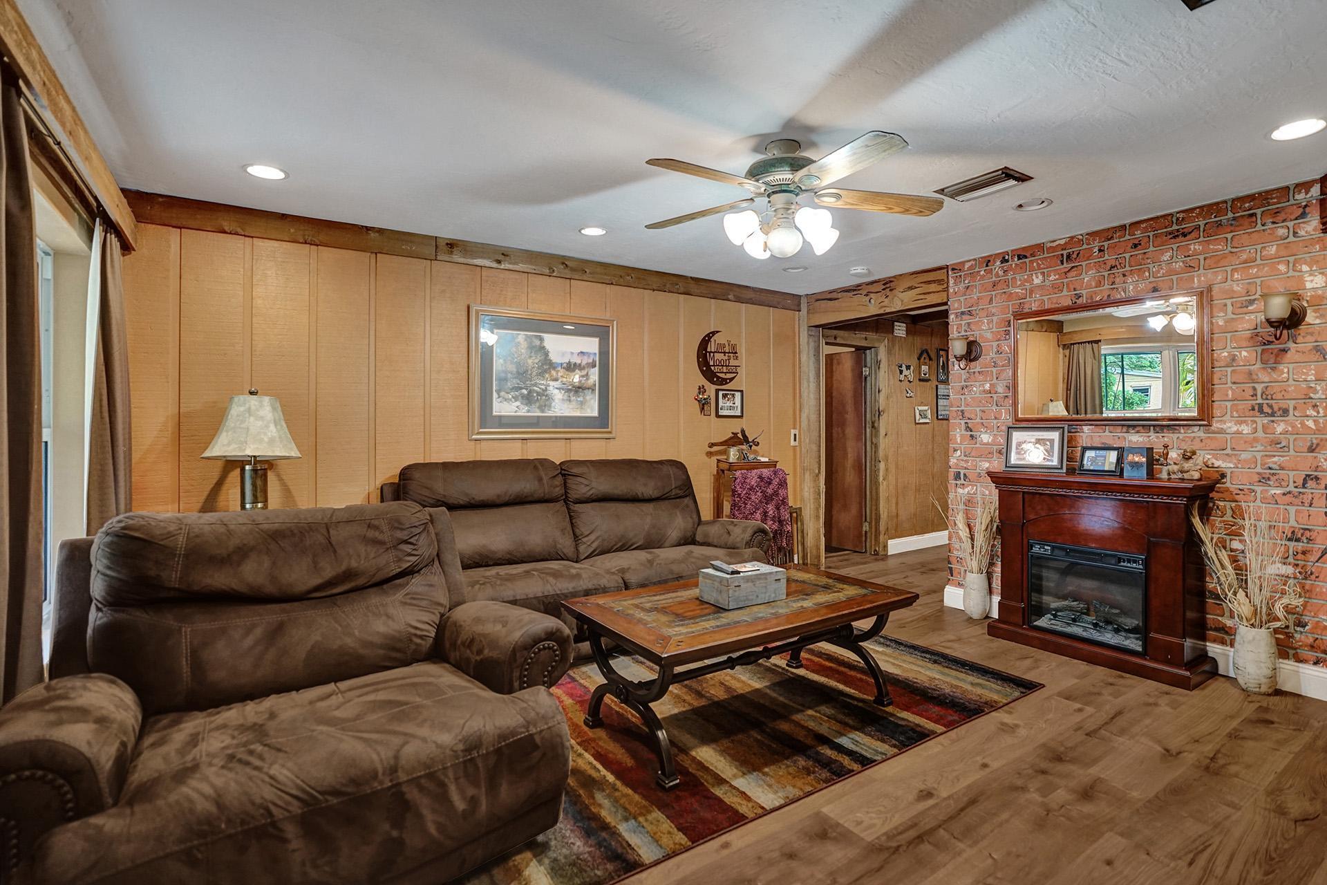 5737 Freedom Street Hollywood, FL 33021 - Photo 12 of 64 DSC04689