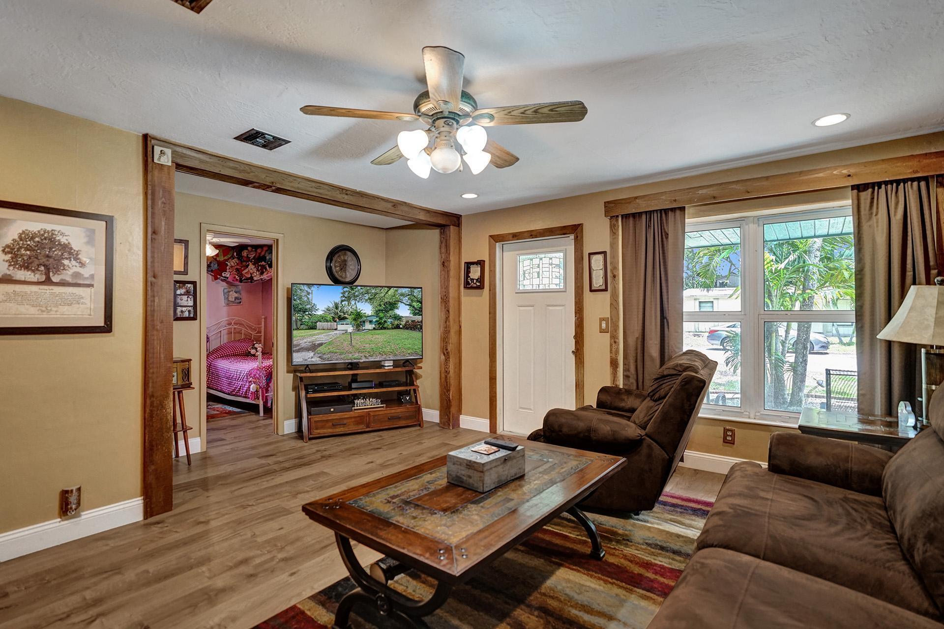 5737 Freedom Street Hollywood, FL 33021 - Photo 15 of 64 DSC04701