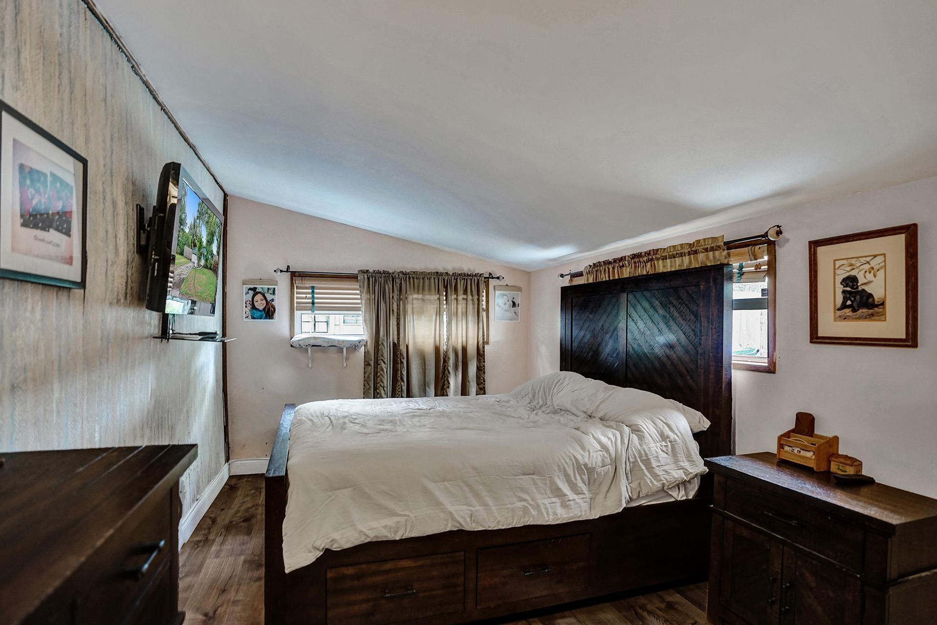 5737 Freedom Street Hollywood, FL 33021 - Photo 26 of 64 DSC04602