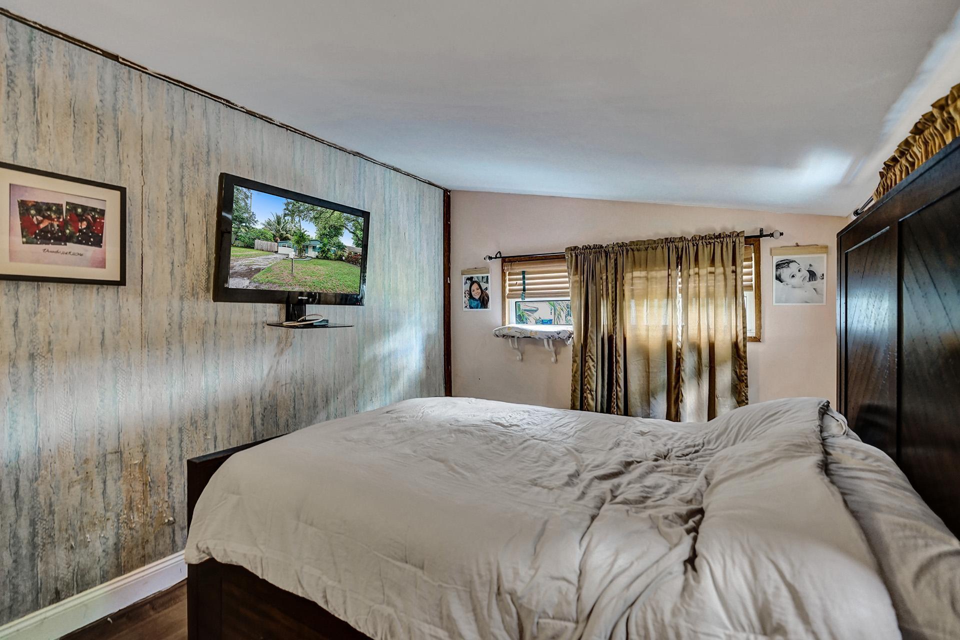 5737 Freedom Street Hollywood, FL 33021 - Photo 27 of 64 DSC04605