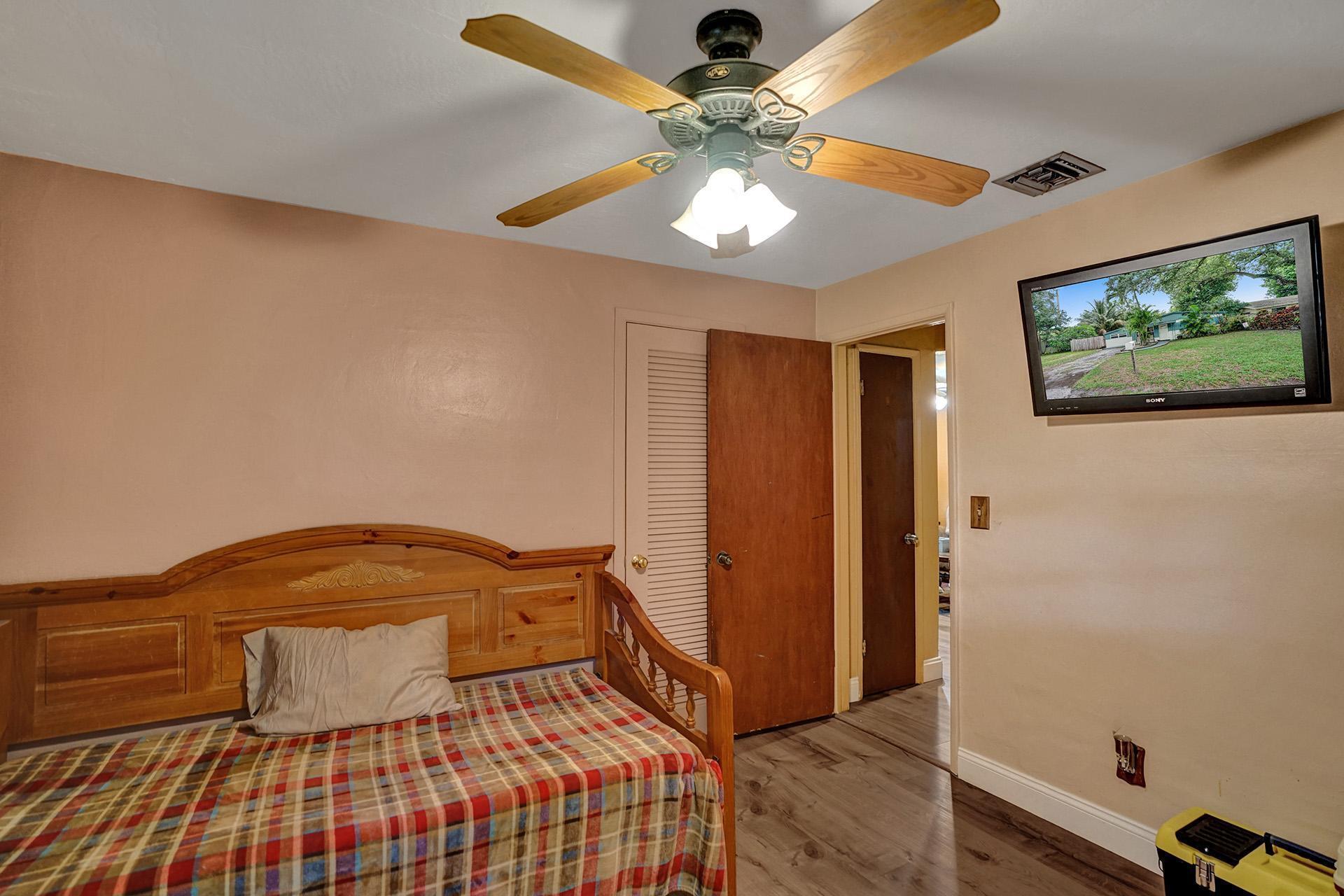 5737 Freedom Street Hollywood, FL 33021 - Photo 35 of 64 DSC04593