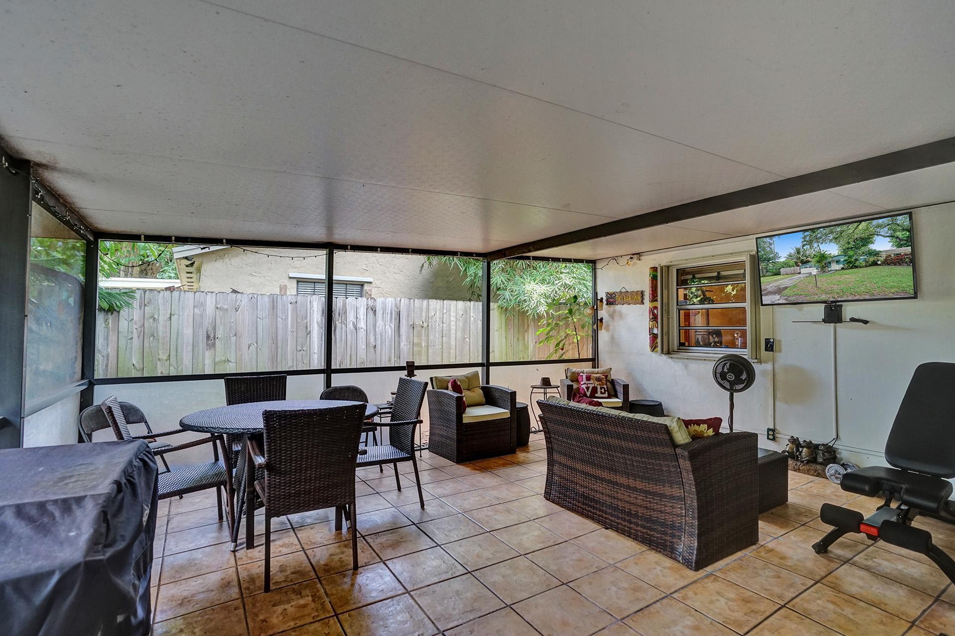 5737 Freedom Street Hollywood, FL 33021 - Photo 39 of 64 DSC04638