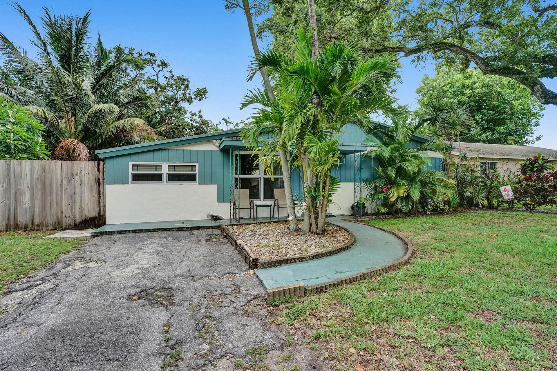 5737 Freedom Street Hollywood, FL 33021 - Photo 6 of 64 DSC04566