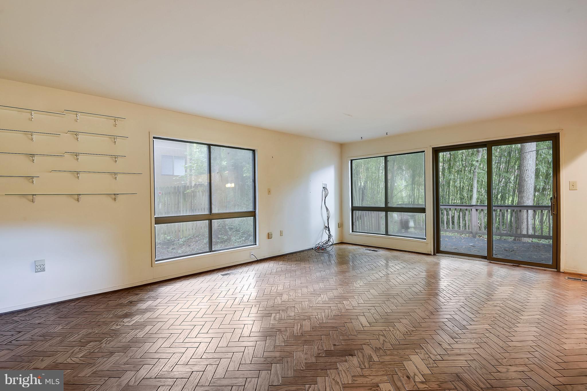 9322 Friars Road Bethesda, MD 20817 - Photo 13 of 30 Living Room