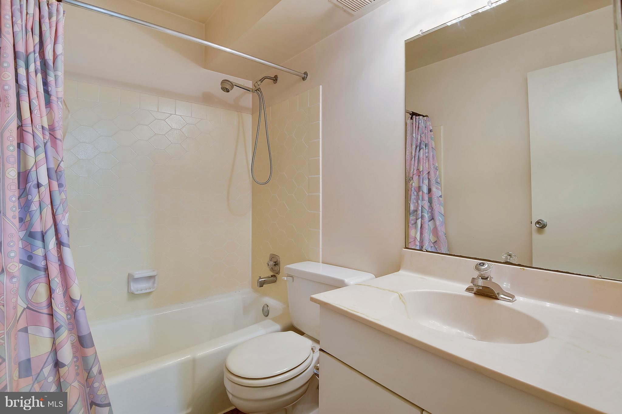 9322 Friars Road Bethesda, MD 20817 - Photo 14 of 30 Bath