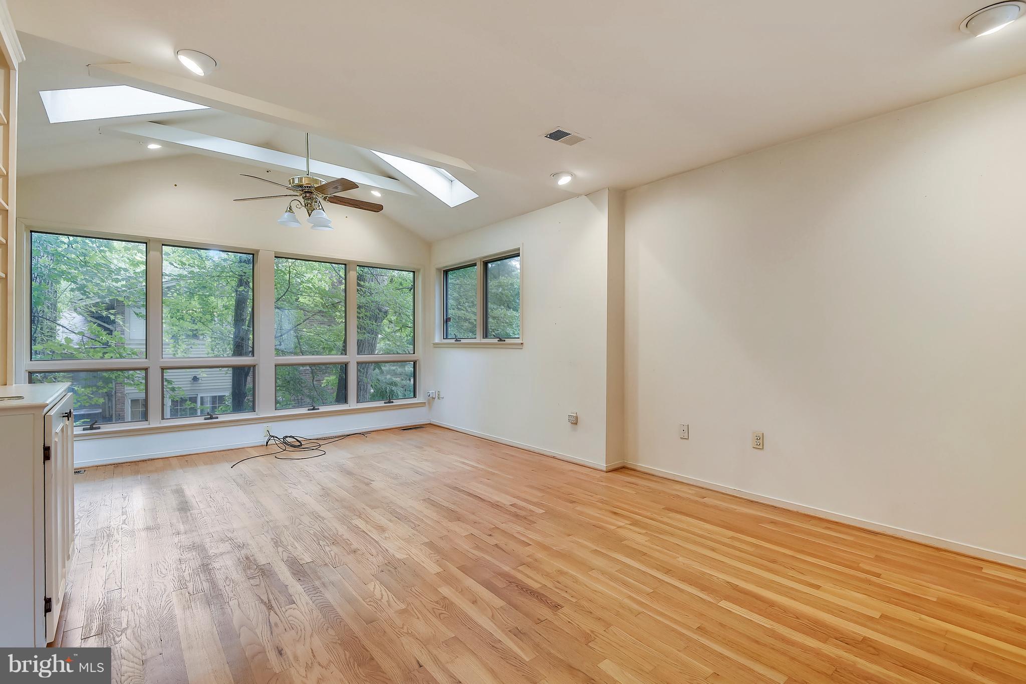 9322 Friars Road Bethesda, MD 20817 - Photo 25 of 30 Sitting Room