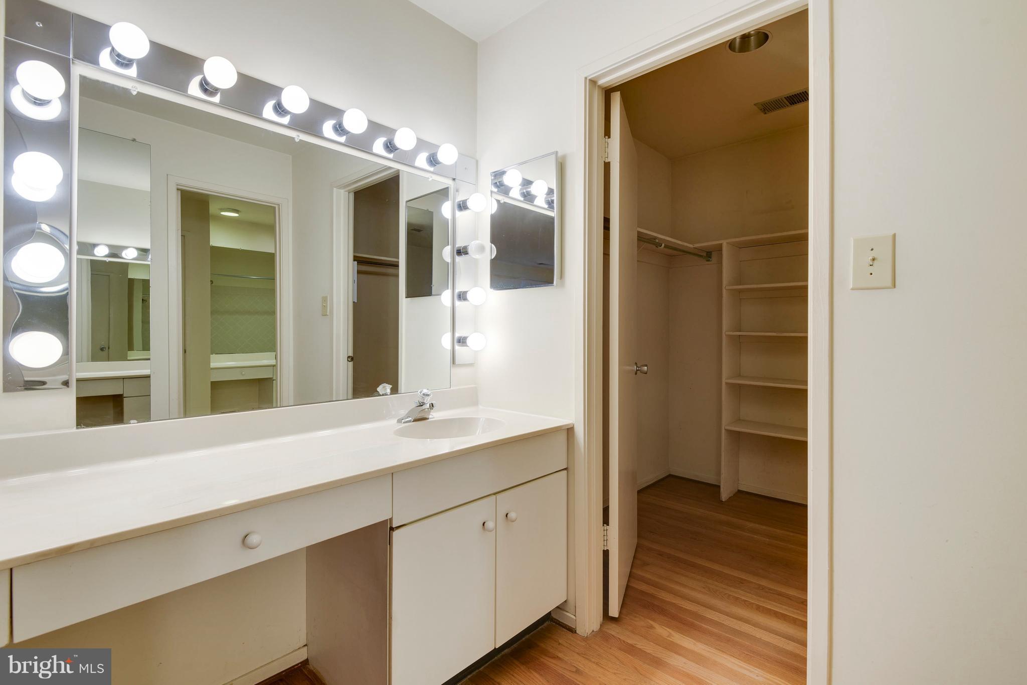 9322 Friars Road Bethesda, MD 20817 - Photo 26 of 30 Bath