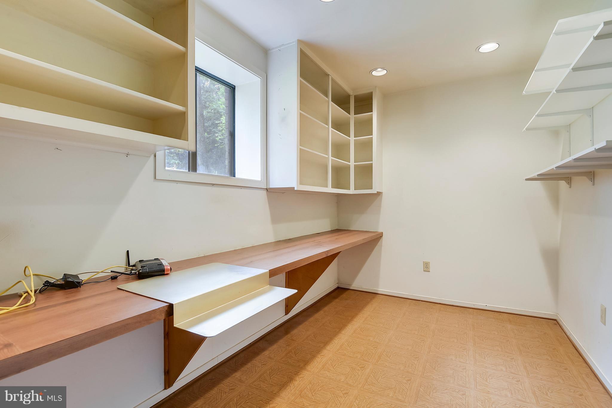 9322 Friars Road Bethesda, MD 20817 - Photo 28 of 30 Office