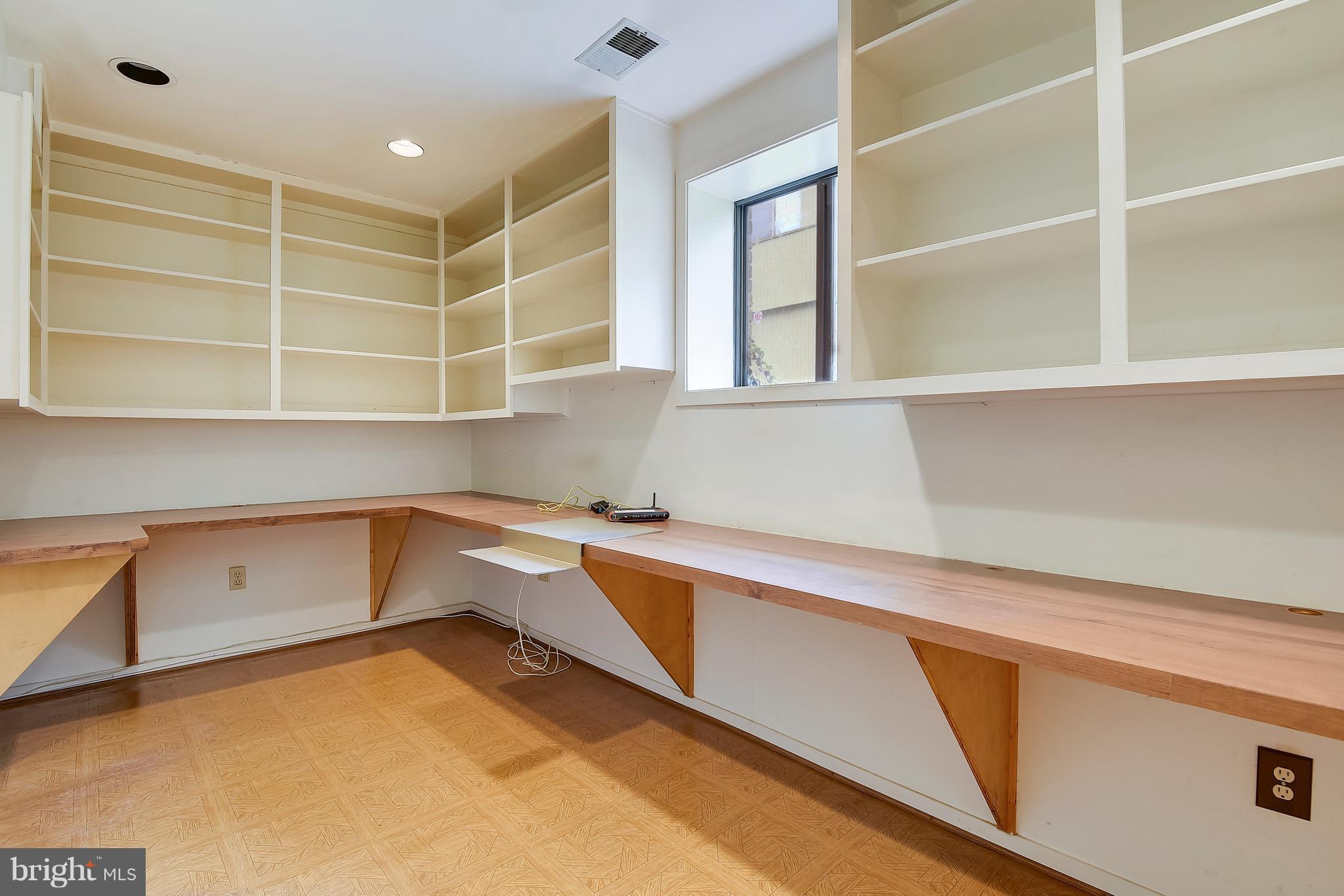 9322 Friars Road Bethesda, MD 20817 - Photo 29 of 30 Office