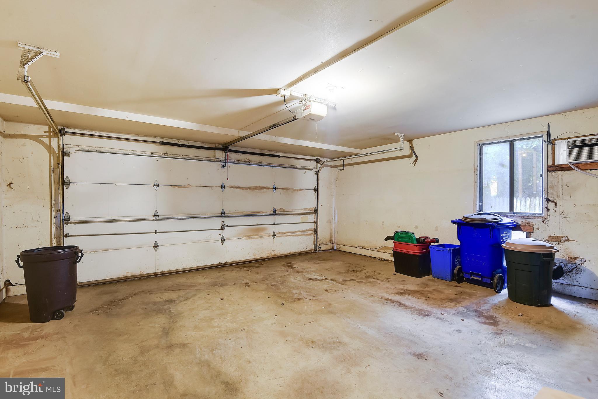 9322 Friars Road Bethesda, MD 20817 - Photo 6 of 30 Garage