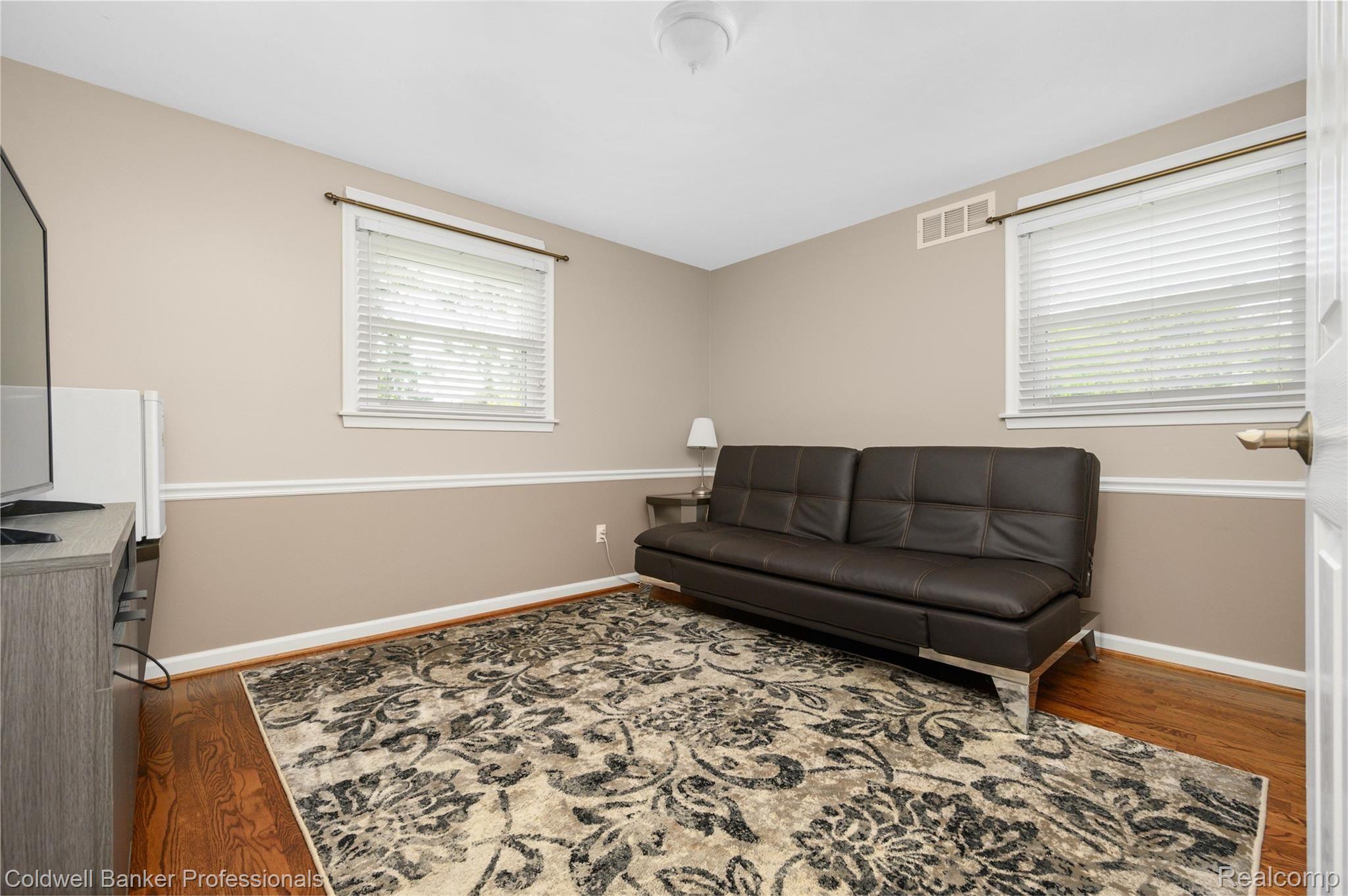 1663 Yale Court Rochester, MI 48309 - Photo 31 of 40 1663-Yale-Ct-36.jpg