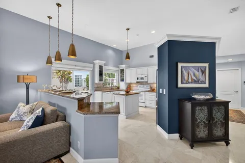 $1,100,000 | 108 Eagleton Lane, Palm Beach Gardens, FL 33418