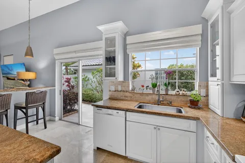 $1,100,000 | 108 Eagleton Lane, Palm Beach Gardens, FL 33418