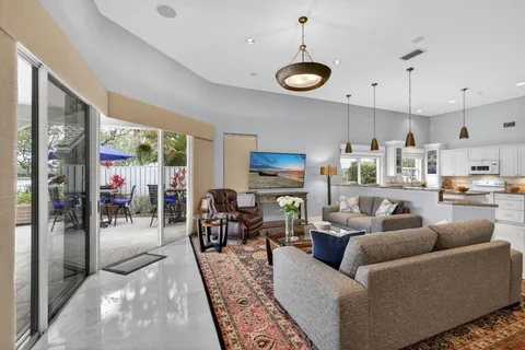 $1,100,000 | 108 Eagleton Lane, Palm Beach Gardens, FL 33418