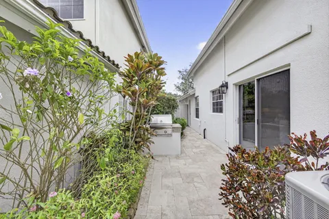 $1,100,000 | 108 Eagleton Lane, Palm Beach Gardens, FL 33418