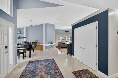 $1,100,000 | 108 Eagleton Lane, Palm Beach Gardens, FL 33418