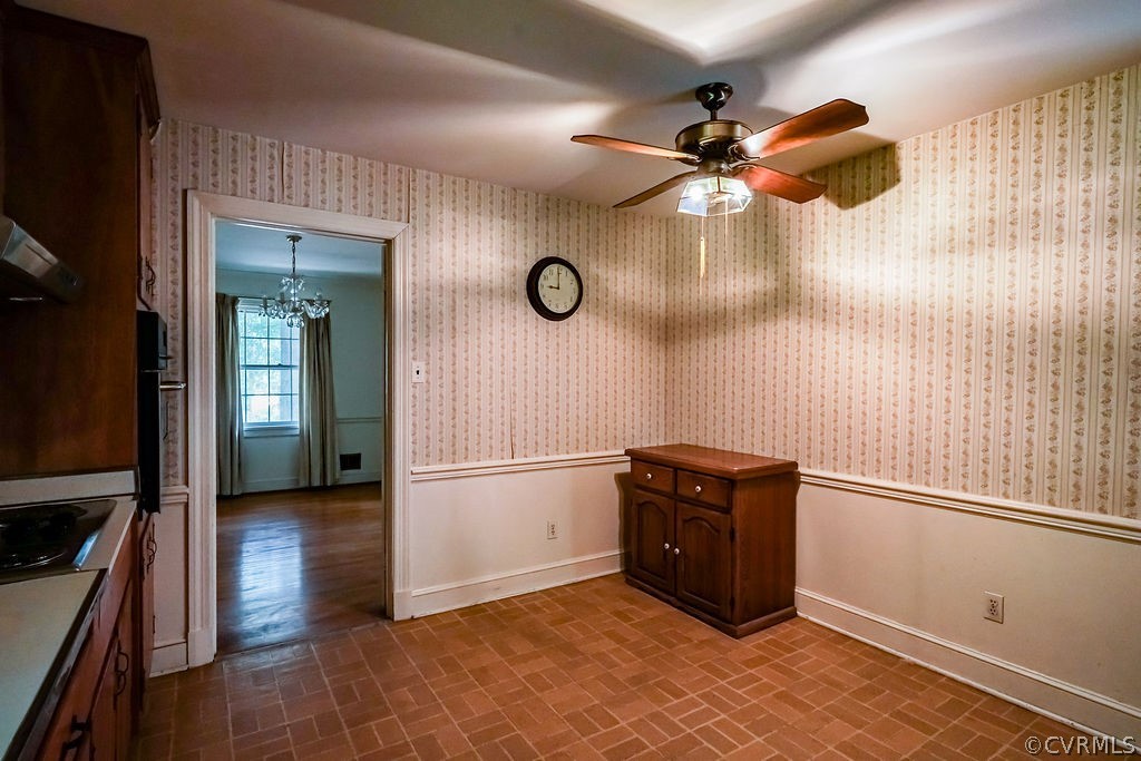 8531 Trabue Road North Chesterfield, VA 23235 - Photo 12 of 42 Room to eat in or spread out