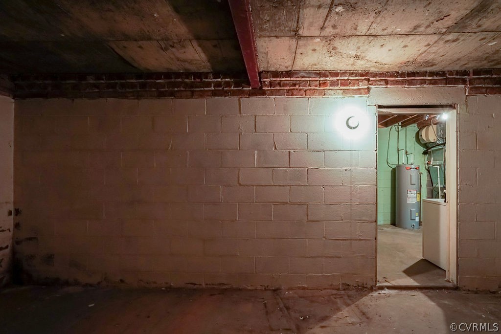 8531 Trabue Road North Chesterfield, VA 23235 - Photo 33 of 42 Indoor storage area is easily accessed from laundr