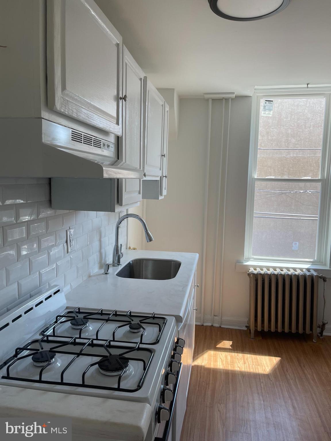 613 South 8th Street Philadelphia, PA 19147 - Photo 8 of 18