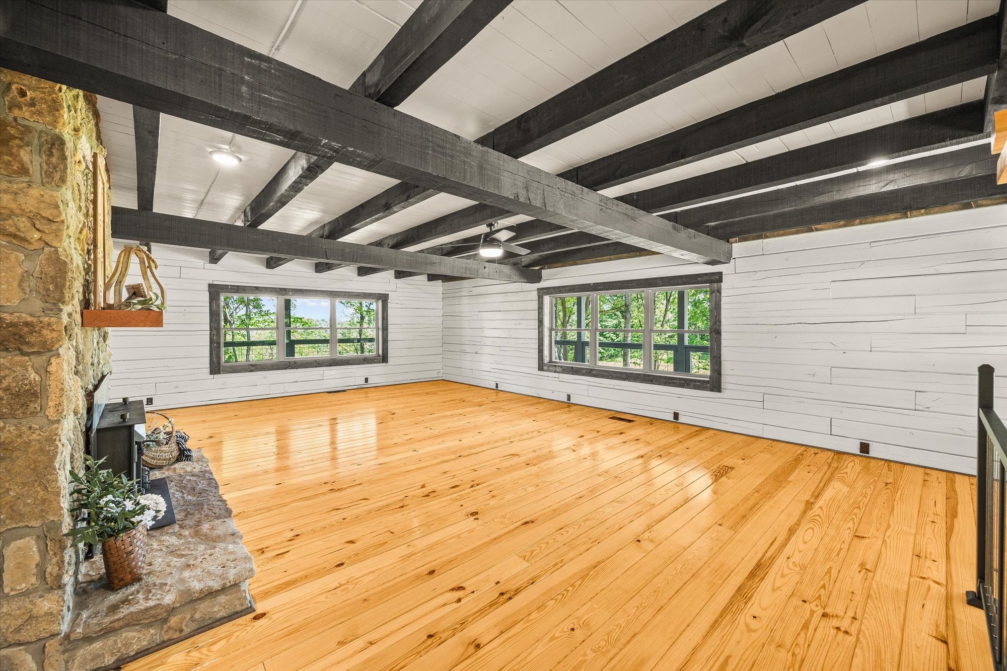 4221 New Hope Road Celina, TN 38551 - Photo 15 of 52 a view of a indoor swimming pool