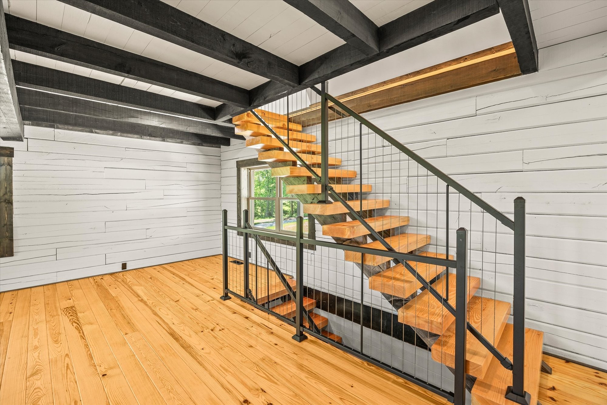 4221 New Hope Road Celina, TN 38551 - Photo 18 of 52 a view of sitting area