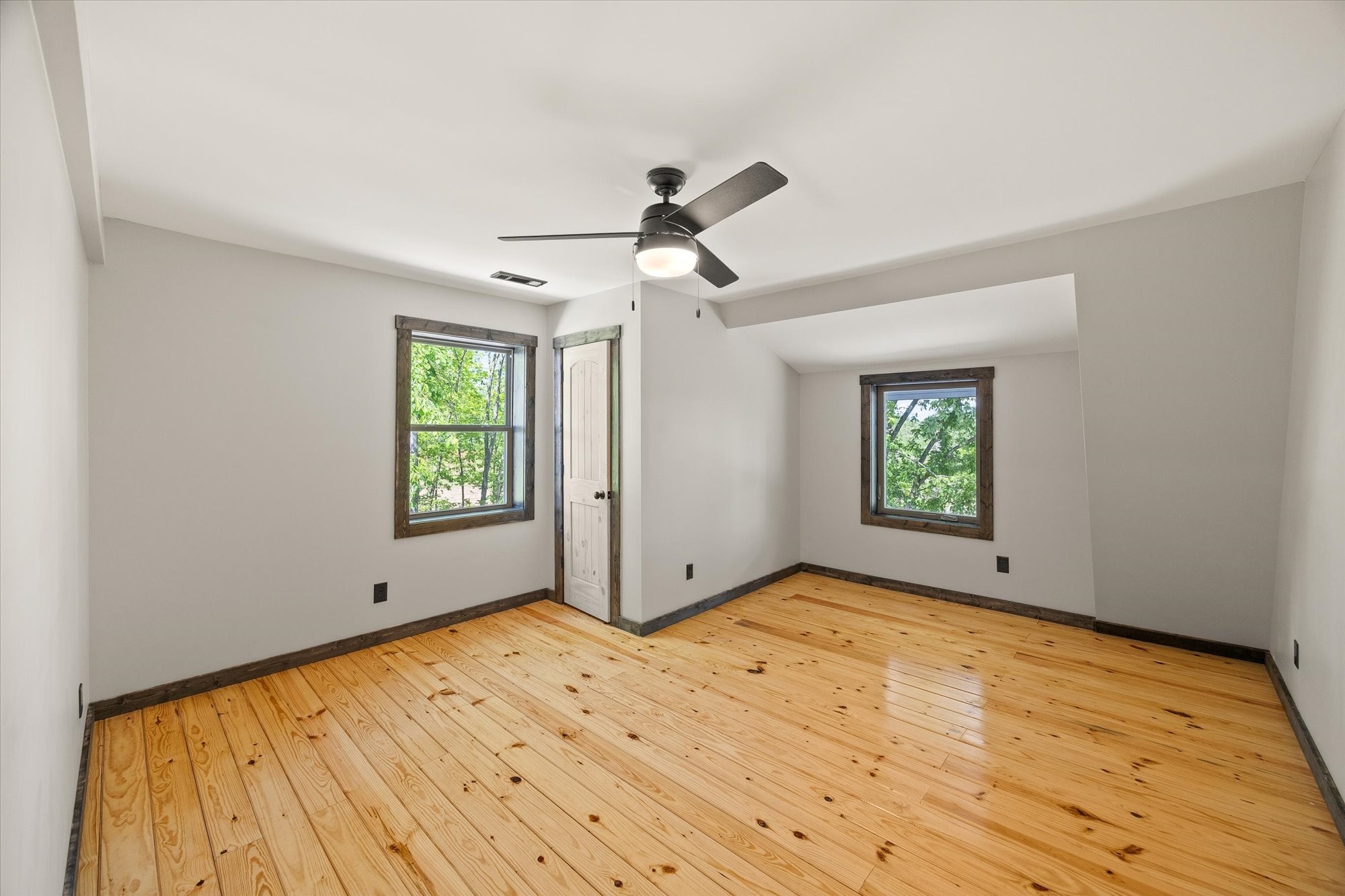 4221 New Hope Road Celina, TN 38551 - Photo 36 of 52 a view of an empty room with a window