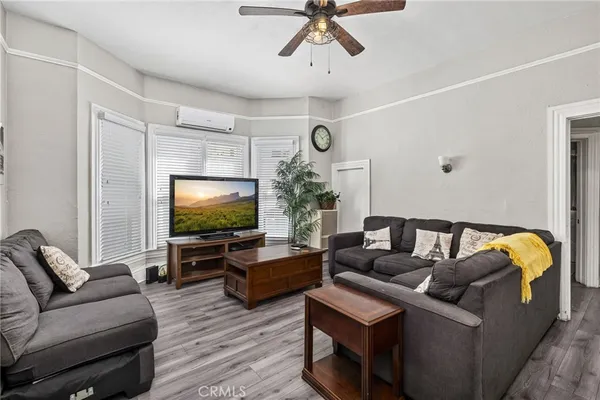 $889,000 | 35 East Montana Street, Pasadena, CA 91103