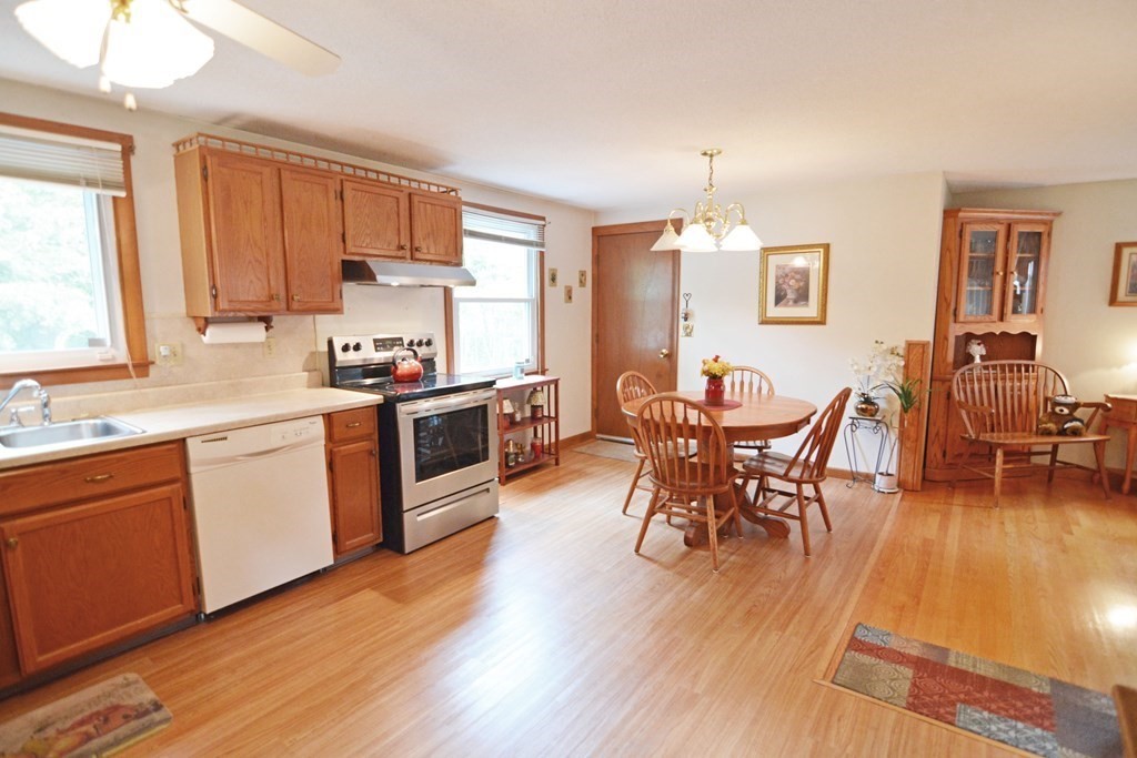 35 Hudson Street Springfield, MA 01118 - Photo 8 of 26 Gallery Image 8