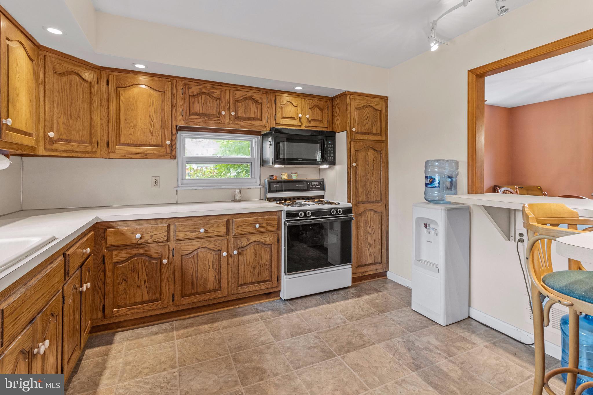 904 Jenifer Road Horsham, PA 19044 - Photo 11 of 36 Gallery Image 11