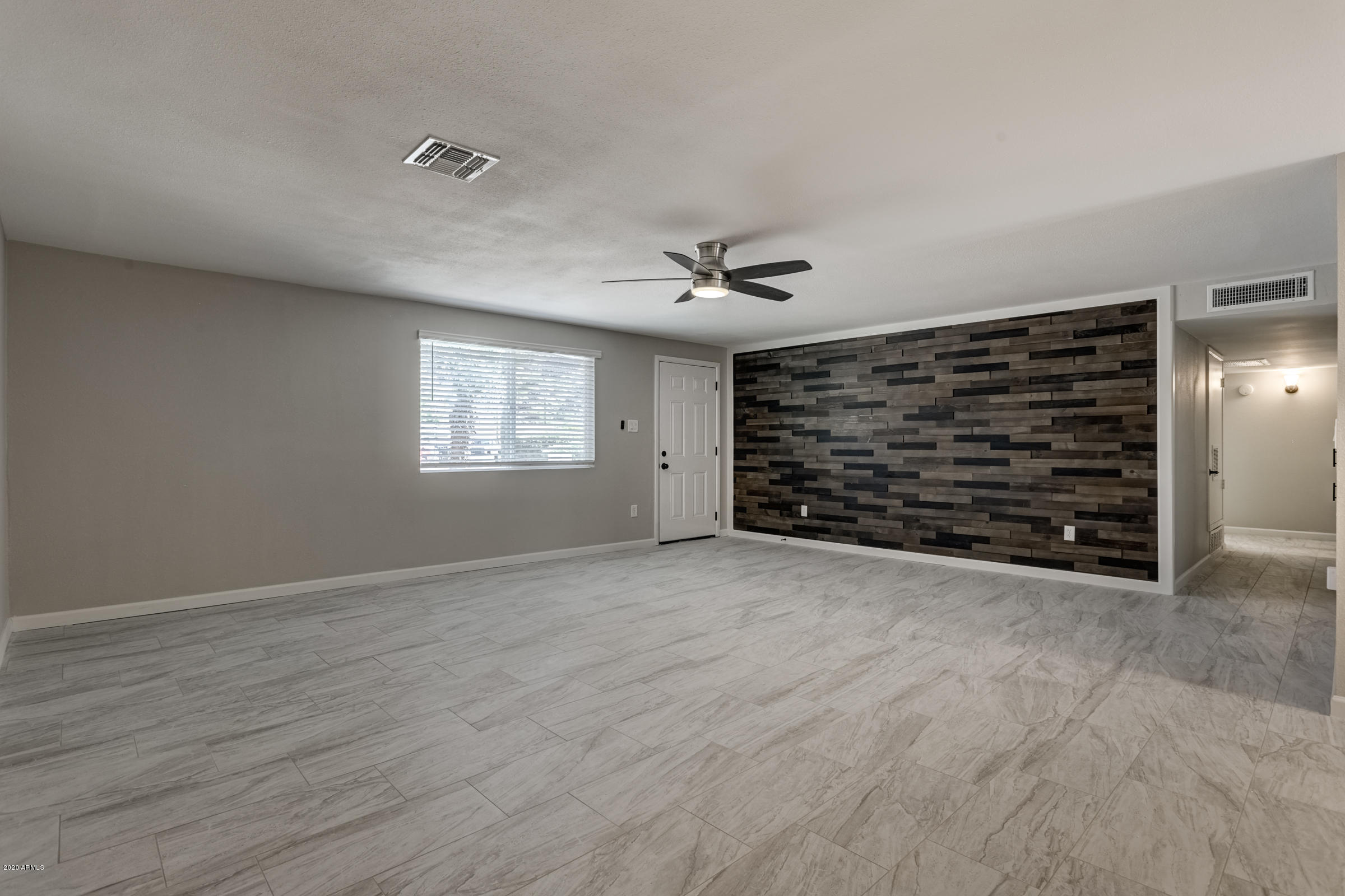1629 W Calavar Rd-10
