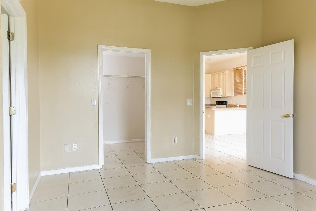2545 Hypoluxo Road Lake Worth, FL 33462 - Photo 13 of 18 1012-3004325-medium