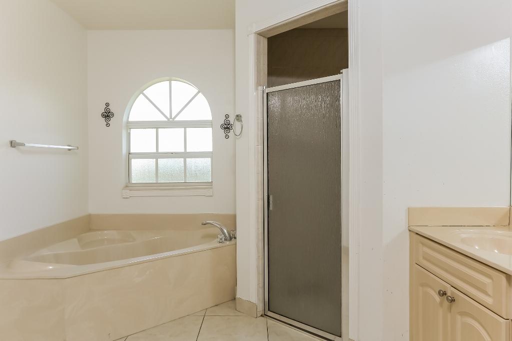 2545 Hypoluxo Road Lake Worth, FL 33462 - Photo 14 of 18 1013-3004324-medium
