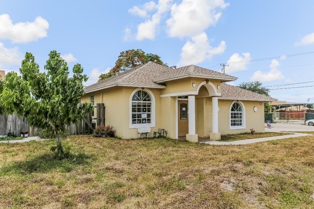 2545 Hypoluxo Road Lake Worth, FL 33462 - Photo 2 of 18 1002-3004318-medium