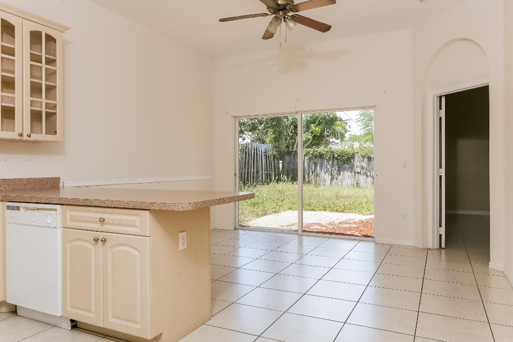 2545 Hypoluxo Road Lake Worth, FL 33462 - Photo 8 of 18 1007-3004330-medium