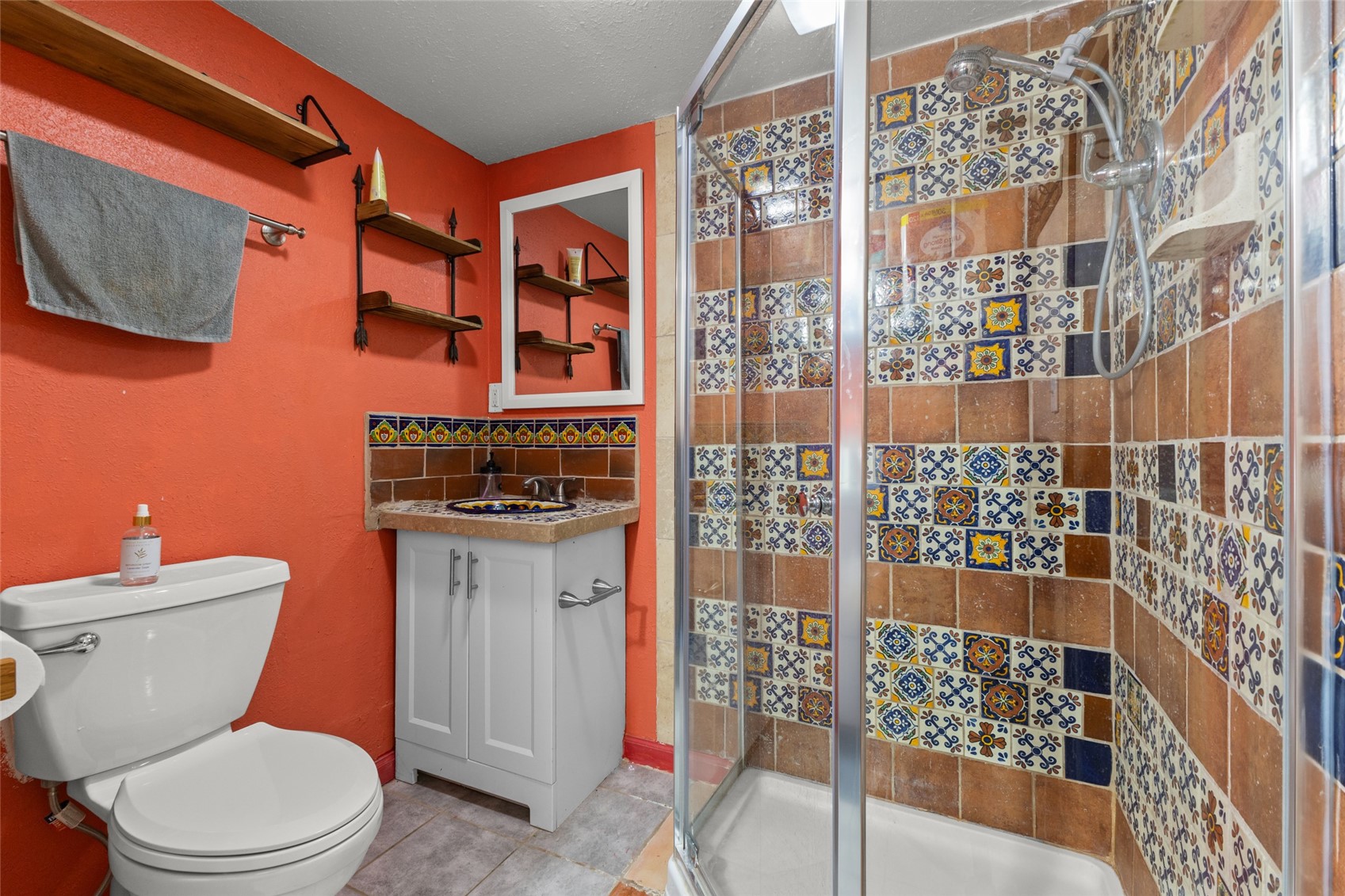 151 Jcr 26 Walden, CO 80430 - Photo 19 of 28 a bathroom with a toilet and shower