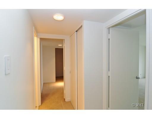 175 East Delaware Place, Unit 5721 Chicago, IL 60611 - Photo 5 of 10