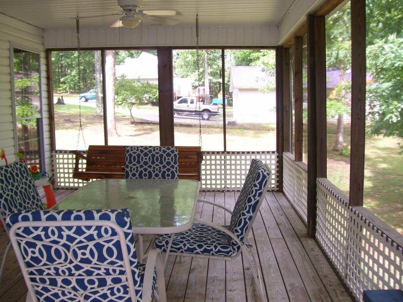 295 Coppinger Road Chattanooga, TN 37405 - Photo 14 of 18 Screened porch