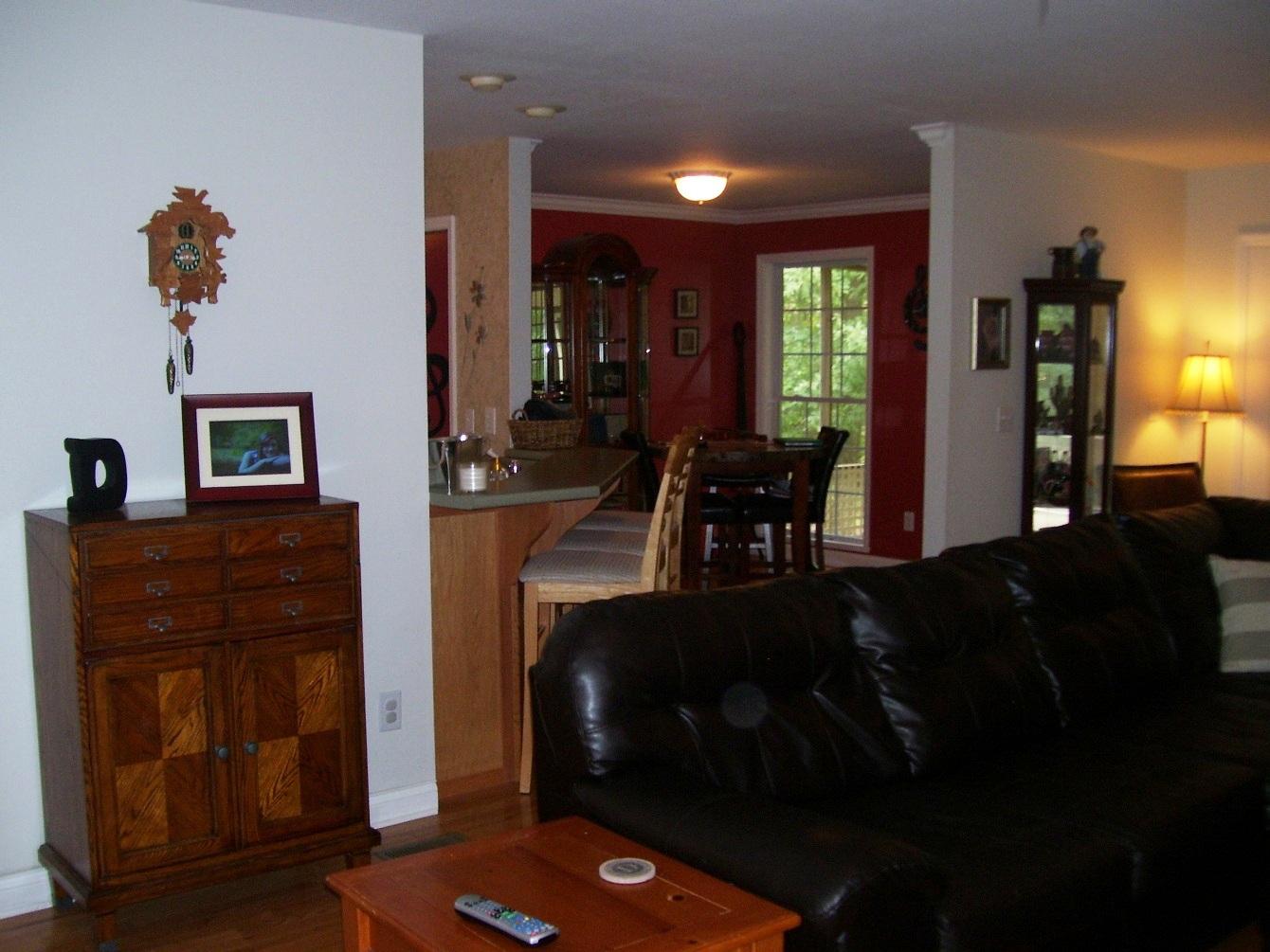 295 Coppinger Road Chattanooga, TN 37405 - Photo 4 of 18 Living room (2)