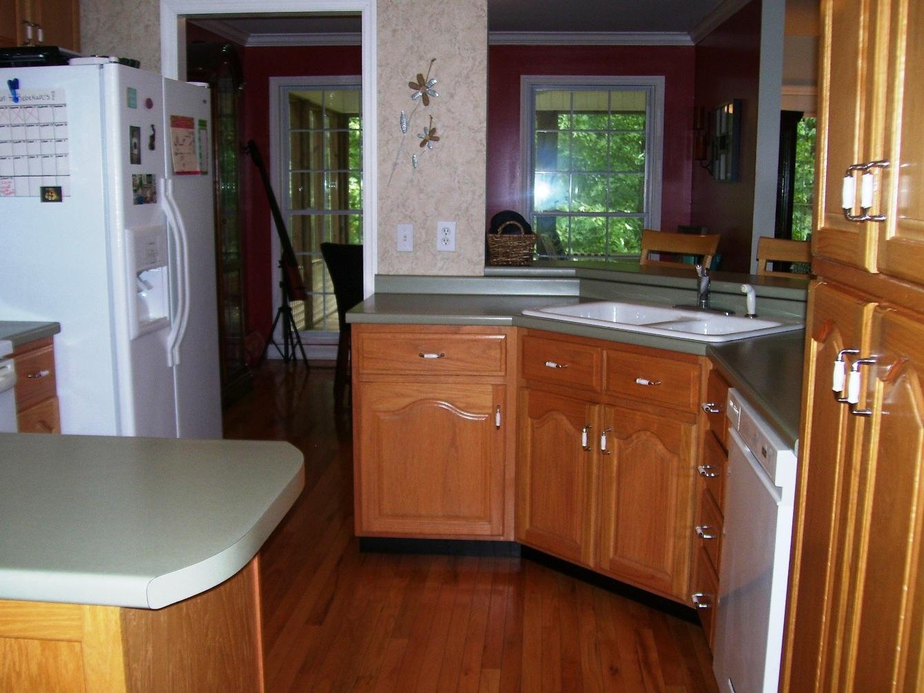 295 Coppinger Road Chattanooga, TN 37405 - Photo 5 of 18 Kitchen