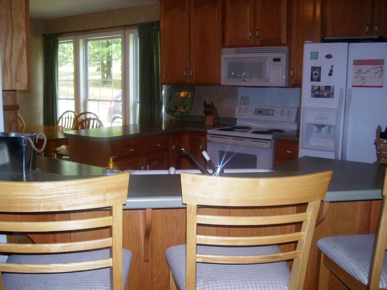 295 Coppinger Road Chattanooga, TN 37405 - Photo 7 of 18 Kitchen bar