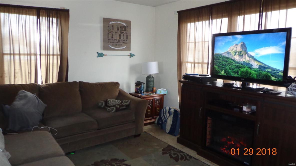 435 Murphysboro Road Chester, IL 62233 - Photo 4 of 12