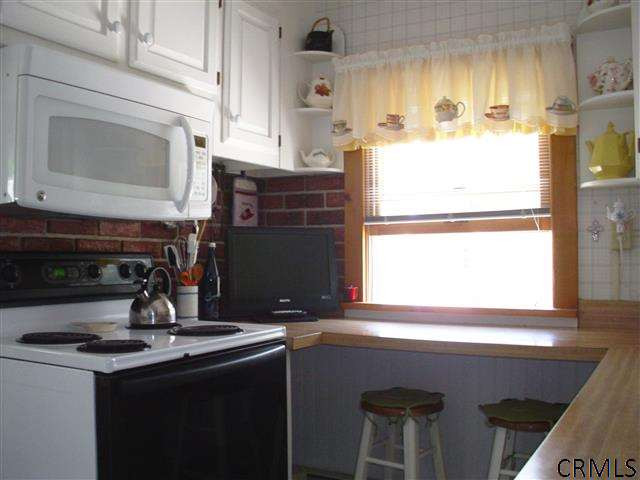 10 Ritchie Place Saratoga Springs, NY 12866 - Photo 5 of 16 Photo 5