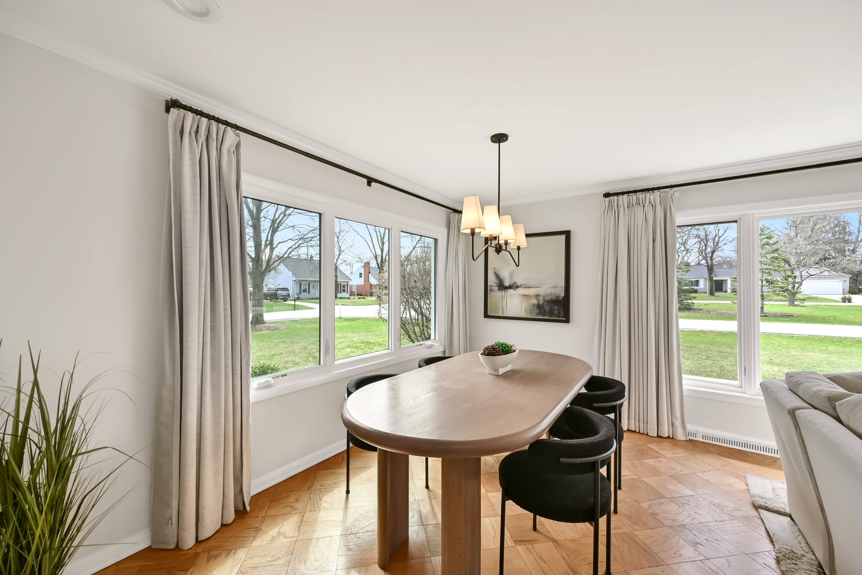 8207 North Regent Road Fox Point, WI 53217 - Photo 5 of 37 Dining Area