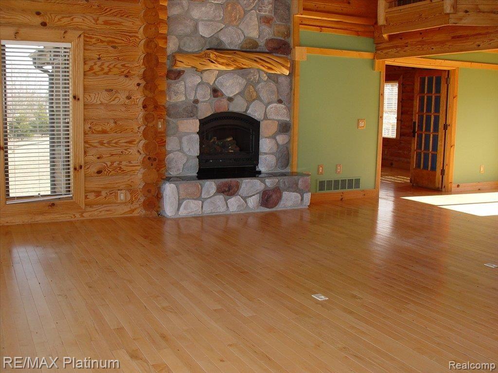 8095 Stonehedge Road Gregory, MI 48137 - Photo 5 of 19 stonehedge great room