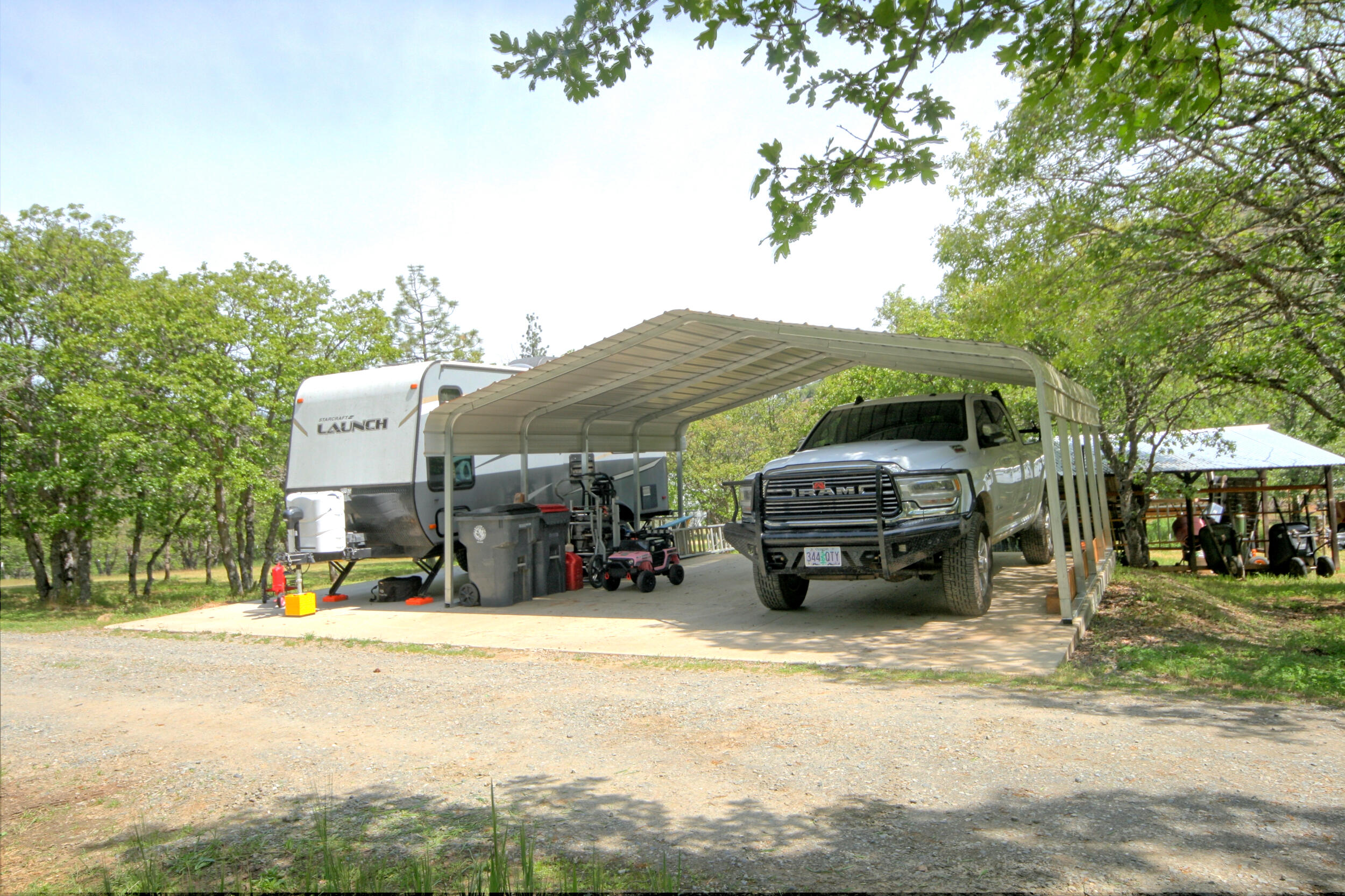 8150 Upper Applegate Road Jacksonville, OR 97530 - Photo 111 of 122 a view of a car park in front of a house