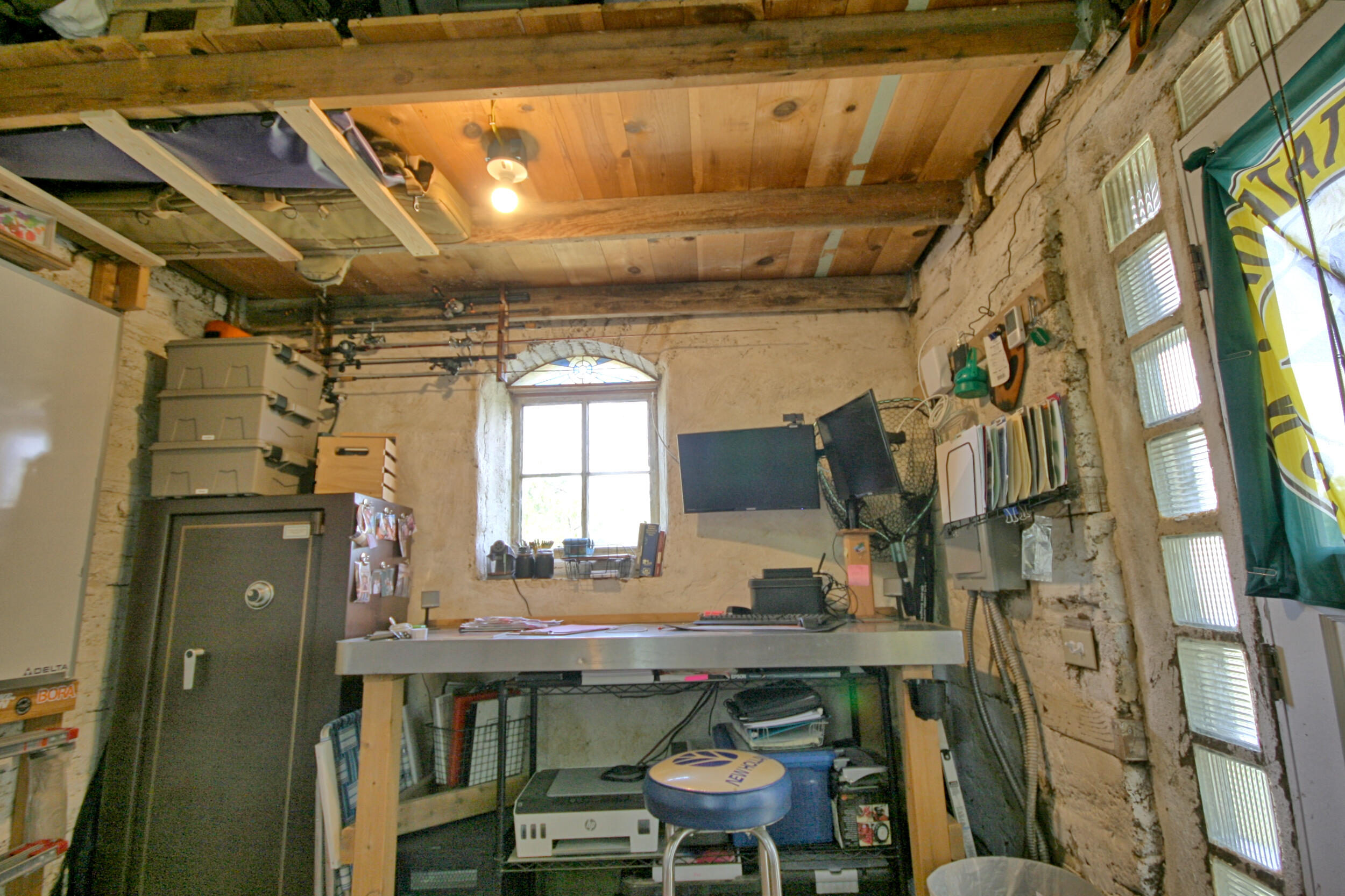 8150 Upper Applegate Road Jacksonville, OR 97530 - Photo 114 of 122 outbuilding