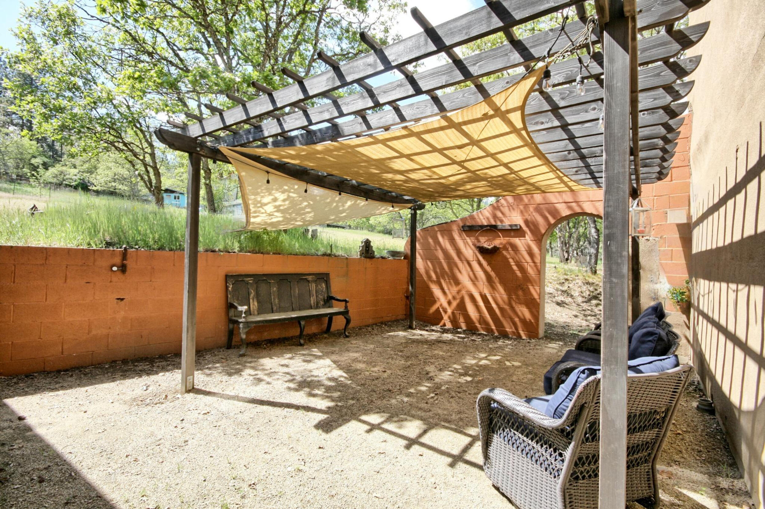 8150 Upper Applegate Road Jacksonville, OR 97530 - Photo 84 of 122 ADU courtyard