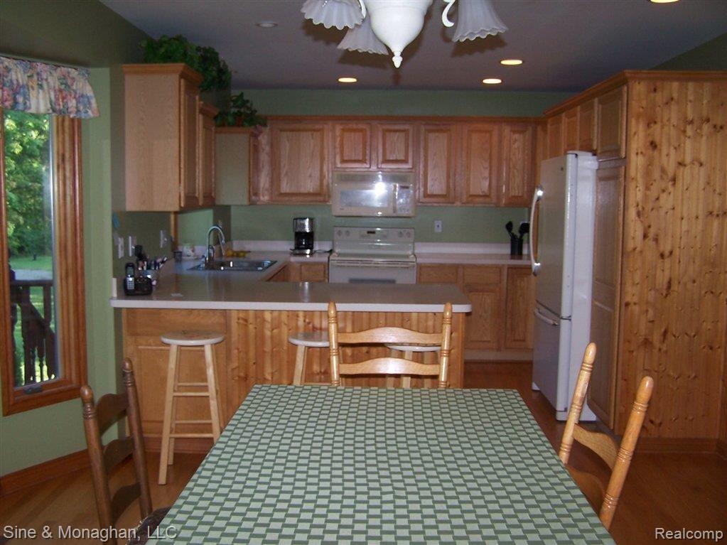 4811 Palms Road Casco, MI 48064 - Photo 16 of 23 100_8211 - Copy.JPG